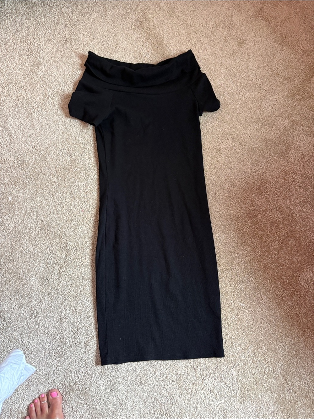Amisu Black Off-Shoulder Midi Dress